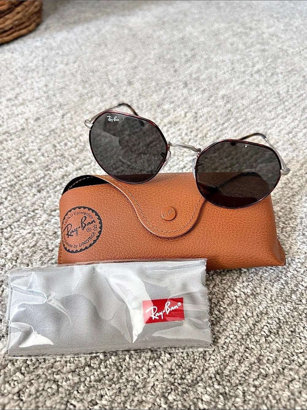 Ray-Ban Oval hexagonal sunglasses or evolve hexagonal Brown & Black Sunglasses